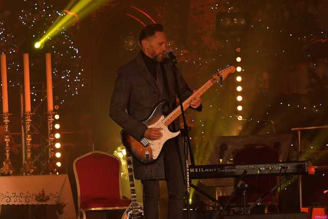 [WIDEO/FOTO] Eleni i zespół Ślad zagrali Koncert Bożonarodzeniowy w klimatycznym wnętrzu strzegomskiej bazyliki