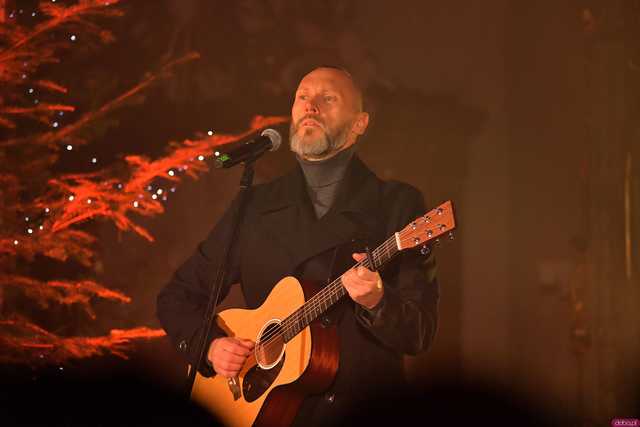 [WIDEO/FOTO] Eleni i zespół Ślad zagrali Koncert Bożonarodzeniowy w klimatycznym wnętrzu strzegomskiej bazyliki