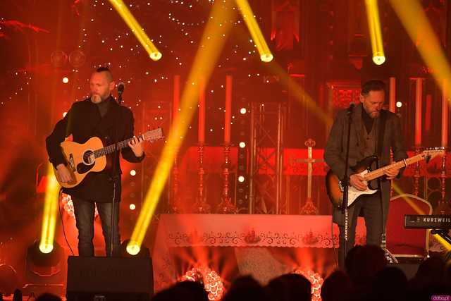 [WIDEO/FOTO] Eleni i zespół Ślad zagrali Koncert Bożonarodzeniowy w klimatycznym wnętrzu strzegomskiej bazyliki