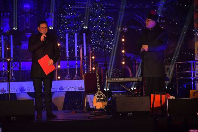 [WIDEO/FOTO] Eleni i zespół Ślad zagrali Koncert Bożonarodzeniowy w klimatycznym wnętrzu strzegomskiej bazyliki