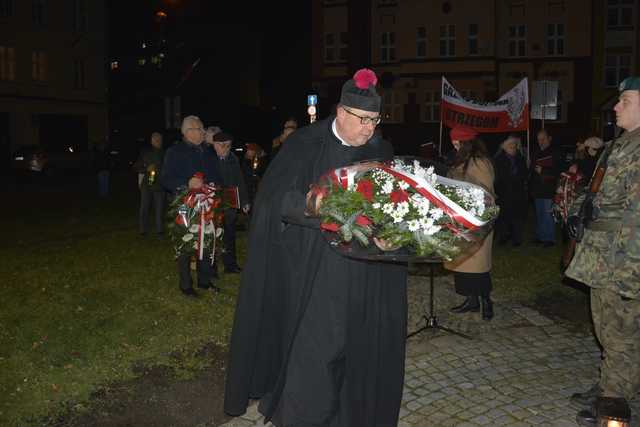 [FOTO] W Strzegomiu upamiętnili 43. rocznicę wprowadzenia stanu wojennego