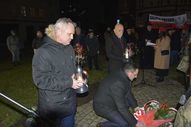 [FOTO] W Strzegomiu upamiętnili 43. rocznicę wprowadzenia stanu wojennego