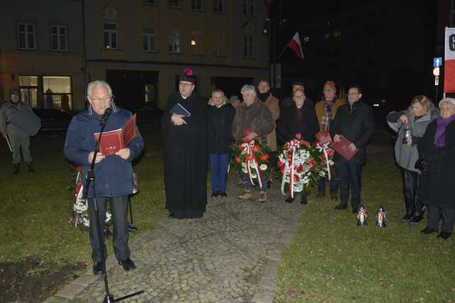 [FOTO] W Strzegomiu upamiętnili 43. rocznicę wprowadzenia stanu wojennego