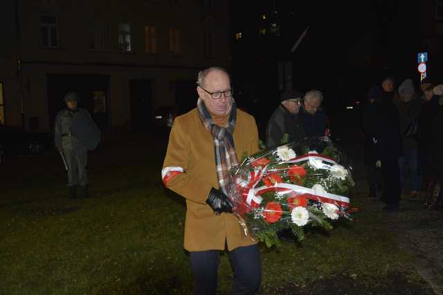 [FOTO] W Strzegomiu upamiętnili 43. rocznicę wprowadzenia stanu wojennego