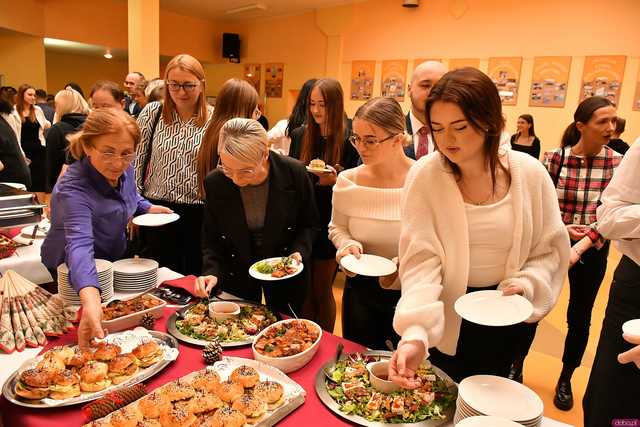 [WIDEO/FOTO] Rozstrzygnięcie świątecznych konkursów i Bożonarodzeniowa Gala w Hotelarce