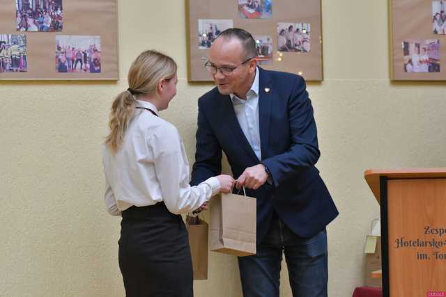 [WIDEO/FOTO] Rozstrzygnięcie świątecznych konkursów i Bożonarodzeniowa Gala w Hotelarce