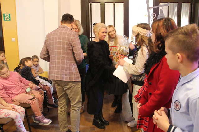 [FOTO] Dziewczynka z zapałkami na deskach Miejskiego Domu Kultury w Świebodzicach