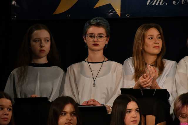 [FOTO] Występy, kolędowanie i świąteczny klimat. Biesiada Wigilijna w III LO 