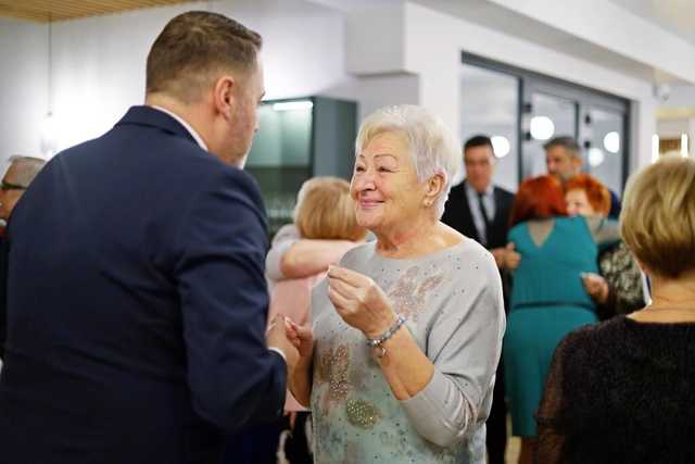 [FOTO] Studenci UTW Żarów spotkali się na wieczerzy wigilijnej