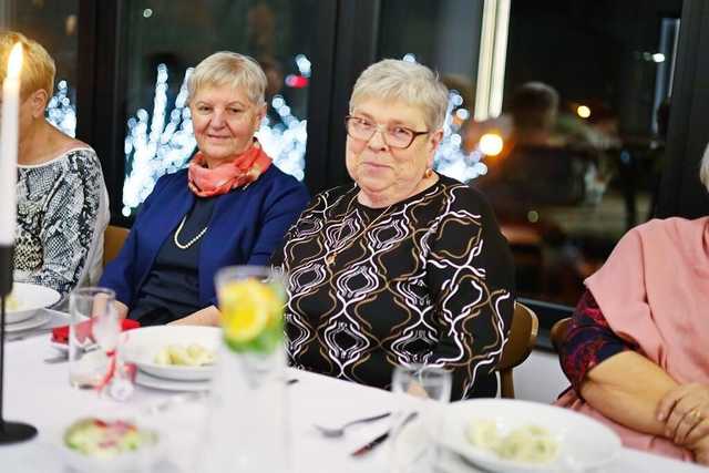 [FOTO] Studenci UTW Żarów spotkali się na wieczerzy wigilijnej