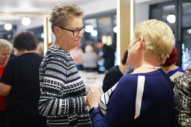[FOTO] Studenci UTW Żarów spotkali się na wieczerzy wigilijnej