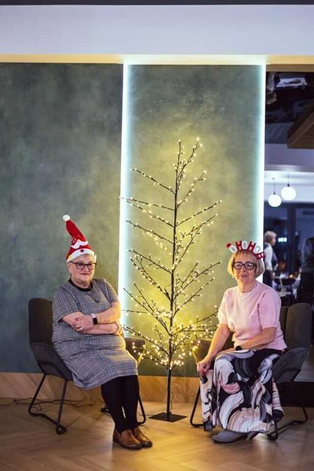 [FOTO] Studenci UTW Żarów spotkali się na wieczerzy wigilijnej