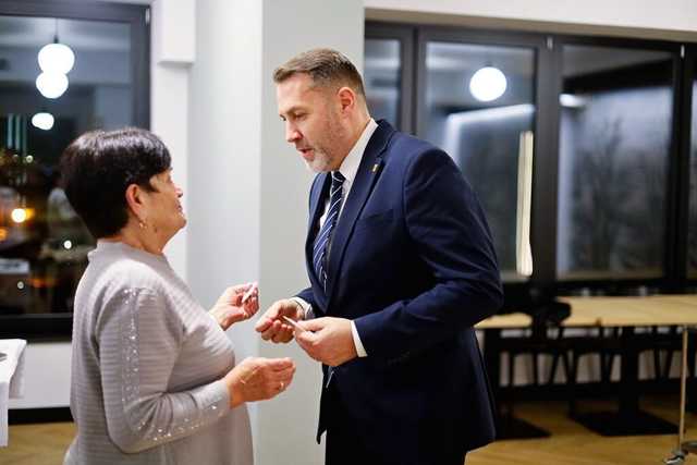 [FOTO] Studenci UTW Żarów spotkali się na wieczerzy wigilijnej
