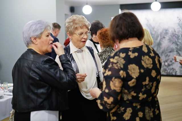 [FOTO] Studenci UTW Żarów spotkali się na wieczerzy wigilijnej