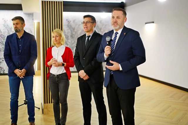 [FOTO] Studenci UTW Żarów spotkali się na wieczerzy wigilijnej