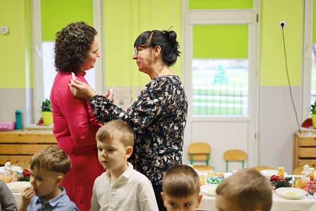 [FOTO] Wigilia przedszkolaków z Bajkowej Krainy w Żarowie