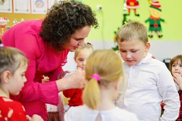 [FOTO] Wigilia przedszkolaków z Bajkowej Krainy w Żarowie