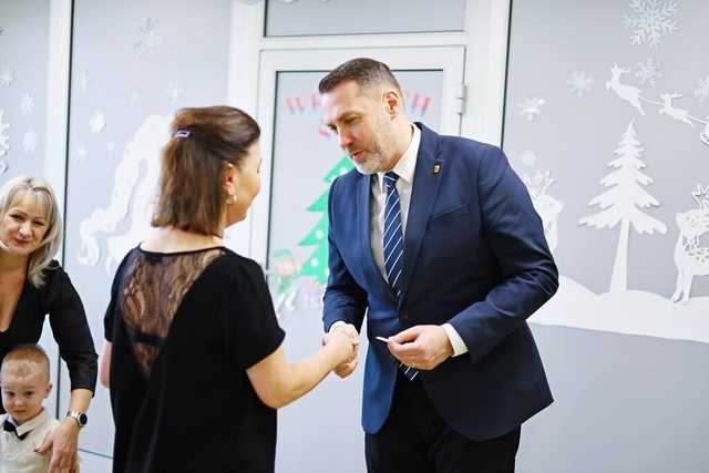 [FOTO] Wigilia przedszkolaków z Bajkowej Krainy w Żarowie