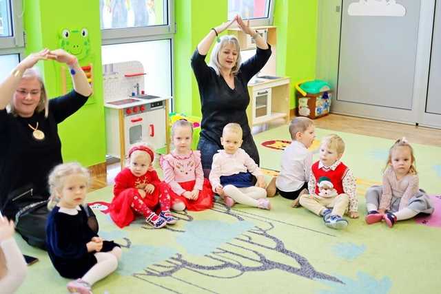 [FOTO] Wigilia przedszkolaków z Bajkowej Krainy w Żarowie