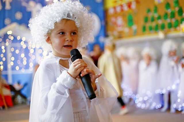 [FOTO] Wigilia przedszkolaków z Bajkowej Krainy w Żarowie