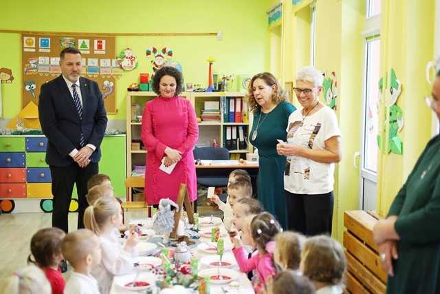[FOTO] Wigilia przedszkolaków z Bajkowej Krainy w Żarowie