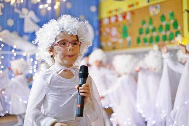 [FOTO] Wigilia przedszkolaków z Bajkowej Krainy w Żarowie