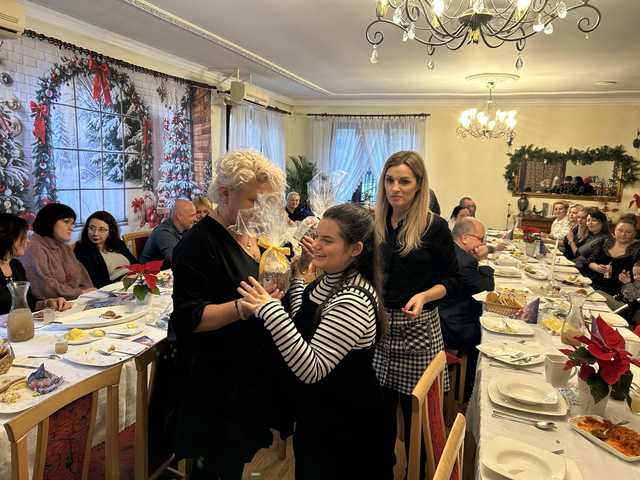[FOTO] Wspólne kolędowanie, życzenia i gorący barszcz. Za nami wigilia OREW i NPS