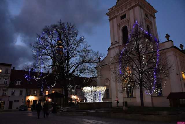 [WIDEO/FOTO] Występy, świąteczne ozdoby i stoiska. Ruszył Jarmark Bożonarodzeniowy w Świebodzicach