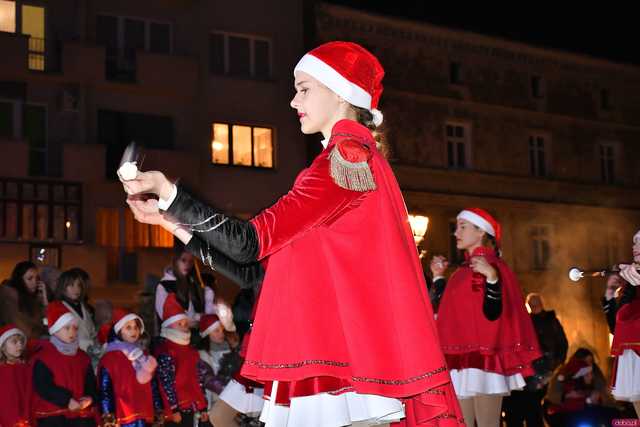 [WIDEO/FOTO] Występy artystyczne i ciepły poczęstunek podczas Wigilii Organizacji Pozarządowych w Świdnicy