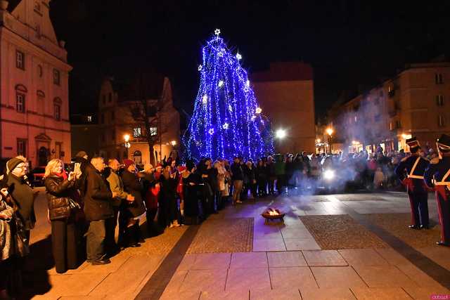 [WIDEO/FOTO] Występy artystyczne i ciepły poczęstunek podczas Wigilii Organizacji Pozarządowych w Świdnicy