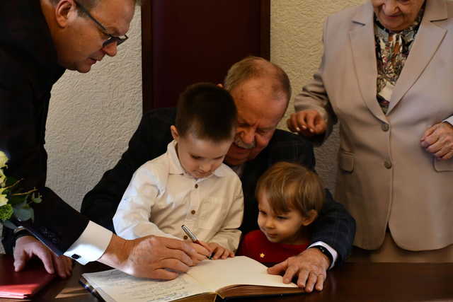 [FOTO] Podwójne Złote Gody! Ci mili państwo świętowali jubileusz 50-lecia pożycia małżeńskiego