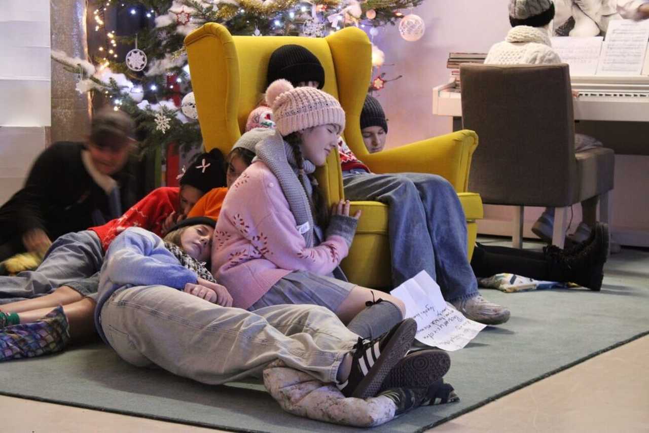 [FOTO] Uczniowie z Zastruża przygotowali świąteczny spektakl Mały Książę na planecie Astrid