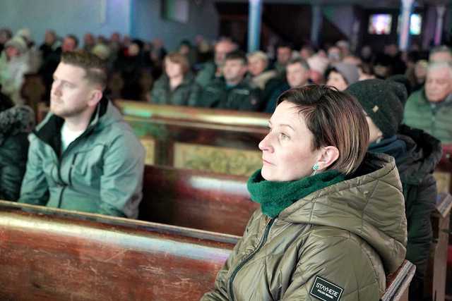 [FOTO] Tradycyjne polskie kolędy w wykonaniu najmłodszych. Za nami Koncert Świąteczny w Lutomi Dolnej