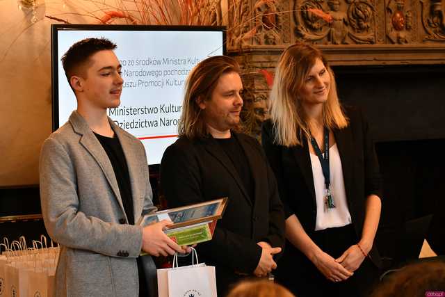 [FOTO] Zrozumieć kościoły. W Zamku Książ podsumowali projekt i przedstawili nową grę planszową