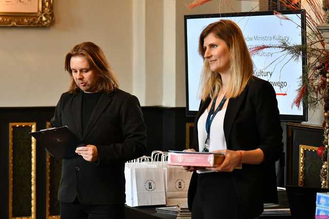 [FOTO] Zrozumieć kościoły. W Zamku Książ podsumowali projekt i przedstawili nową grę planszową