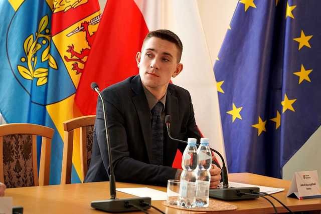 Radni jednogłośnie uchwalili budżet gminy Świdnica. Ile wyniesie deficyt? Jakie inwestycje planuje gmina? [SZCZEGÓŁY]