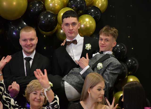 [FOTO] Ależ to był bal! Studniówka Liceum Ogólnokształcącego w Świebodzicach