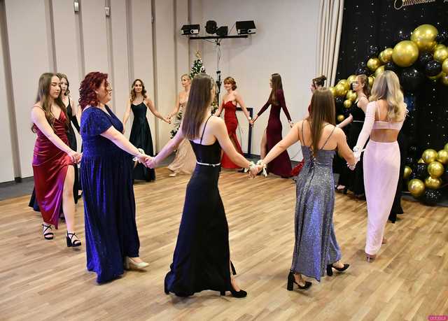 [FOTO] Ależ to był bal! Studniówka Liceum Ogólnokształcącego w Świebodzicach