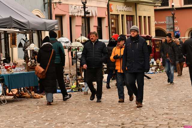 [WIDEO/FOTO] Styczniowa Giełda Staroci przyciągnęła kolekcjonorów i entuzjastów unikalnych przedmiotów