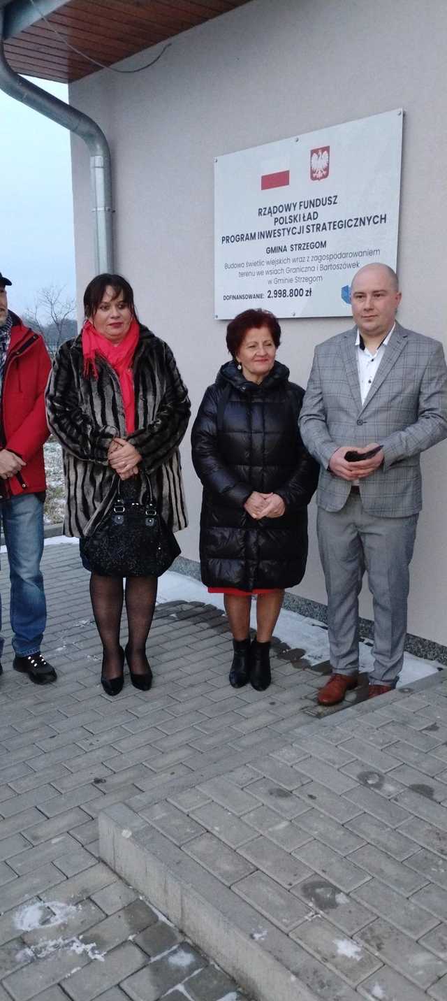[FOTO] Nowa świetlica wiejska otwarta! Mieszkańcy mogą cieszyć się nowym miejscem spotkań