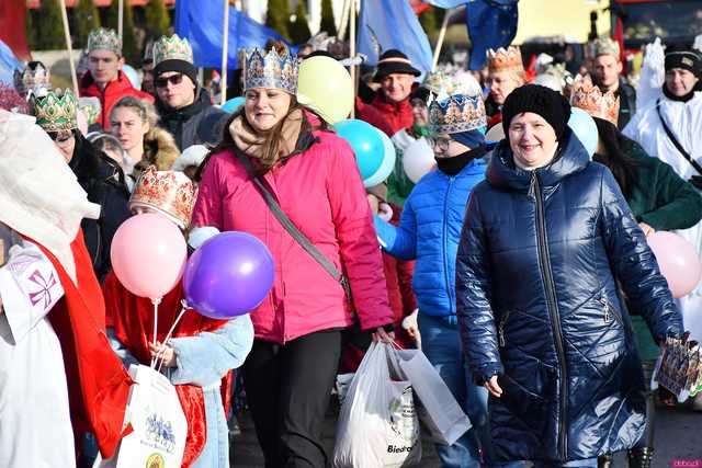 [WIDEO/FOTO] Jasełka, nagrody i uroczysty orszak. Trzej Królowie zawitali do Mokrzeszowa