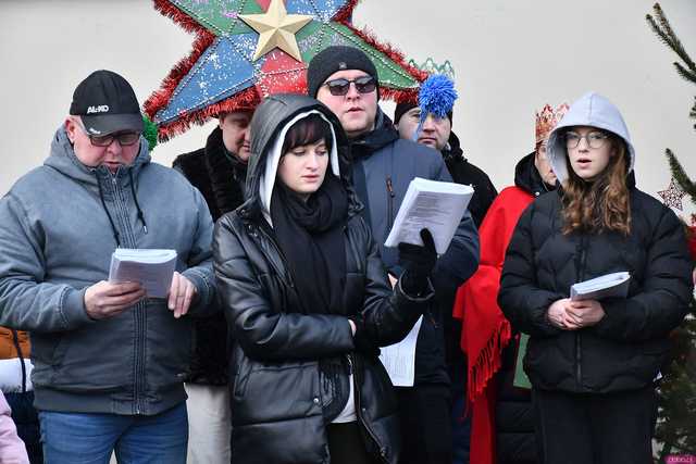 [WIDEO/FOTO] Jasełka, nagrody i uroczysty orszak. Trzej Królowie zawitali do Mokrzeszowa