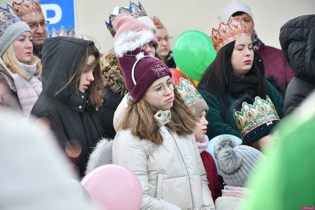 [WIDEO/FOTO] Jasełka, nagrody i uroczysty orszak. Trzej Królowie zawitali do Mokrzeszowa