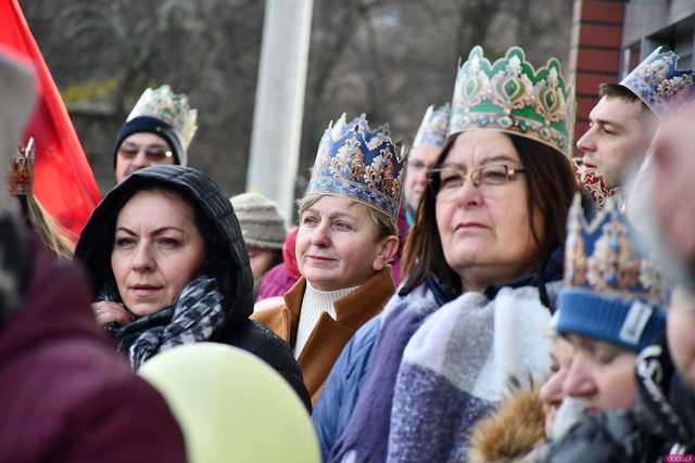 [WIDEO/FOTO] Jasełka, nagrody i uroczysty orszak. Trzej Królowie zawitali do Mokrzeszowa