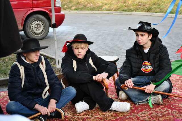 [WIDEO/FOTO] Jasełka, nagrody i uroczysty orszak. Trzej Królowie zawitali do Mokrzeszowa