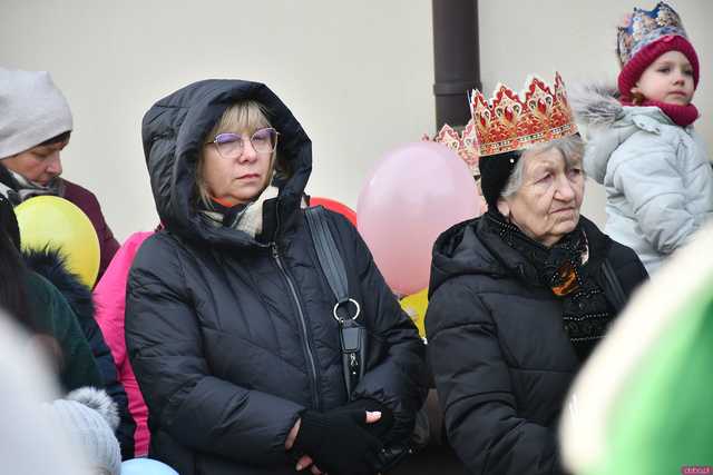 [WIDEO/FOTO] Jasełka, nagrody i uroczysty orszak. Trzej Królowie zawitali do Mokrzeszowa