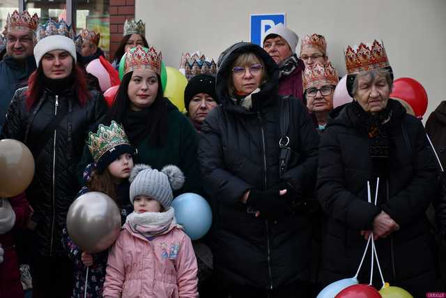 [WIDEO/FOTO] Jasełka, nagrody i uroczysty orszak. Trzej Królowie zawitali do Mokrzeszowa