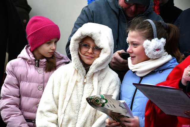 [WIDEO/FOTO] Jasełka, nagrody i uroczysty orszak. Trzej Królowie zawitali do Mokrzeszowa