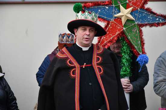 [WIDEO/FOTO] Jasełka, nagrody i uroczysty orszak. Trzej Królowie zawitali do Mokrzeszowa
