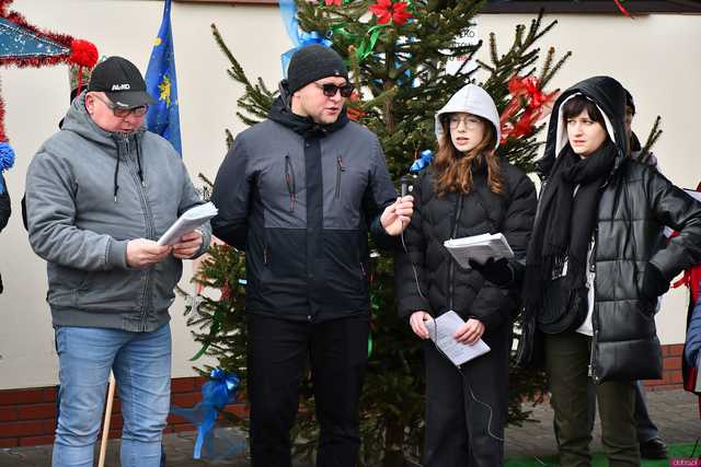 [WIDEO/FOTO] Jasełka, nagrody i uroczysty orszak. Trzej Królowie zawitali do Mokrzeszowa